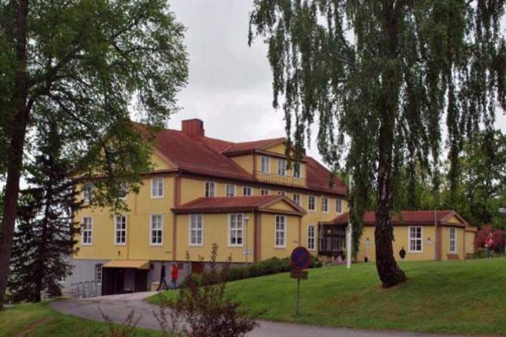 Stf Ljungskile Folkhogskola Hostel And Hotel Eksteriør bilde